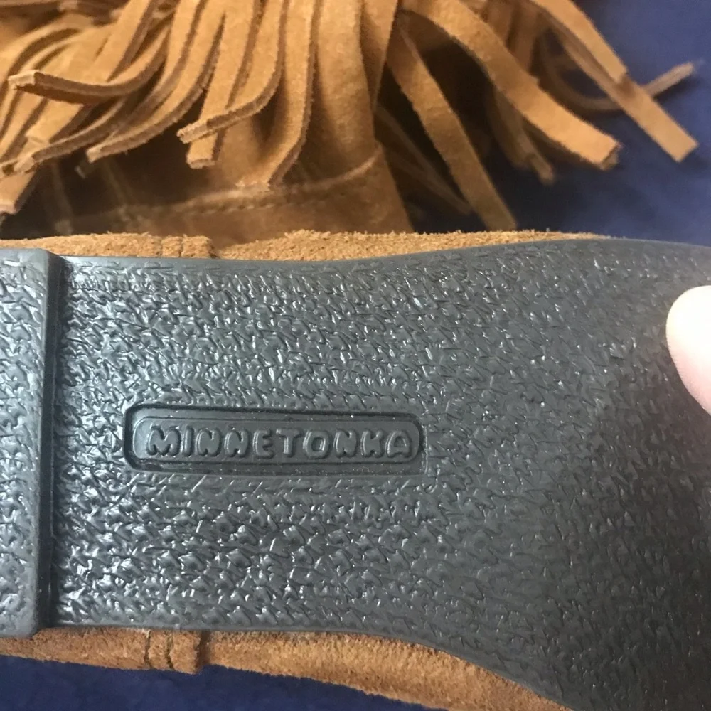Minnetonka Three Layer Fringe Suede Boot - Brand New! - Picture 3 of 6